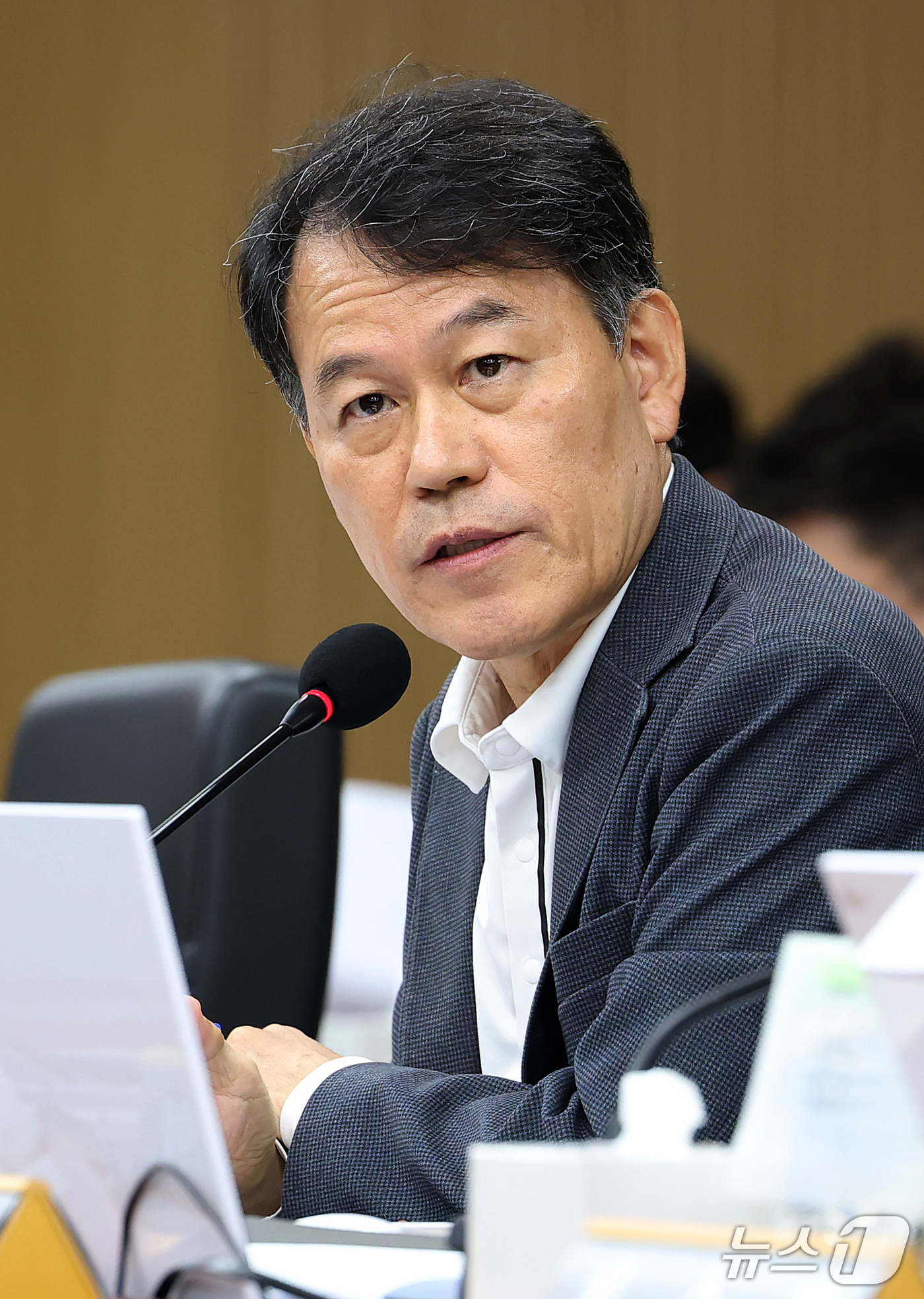 (대구=뉴스1) 공정식 기자 = 윤한홍 국민의힘 의원이 19일 대구 동구 한국가스공사 본사에서 열린 2026년도 국회 산자중기위원회의 한국가스공사, 한국석유공사, 강원랜드, 대한석 …