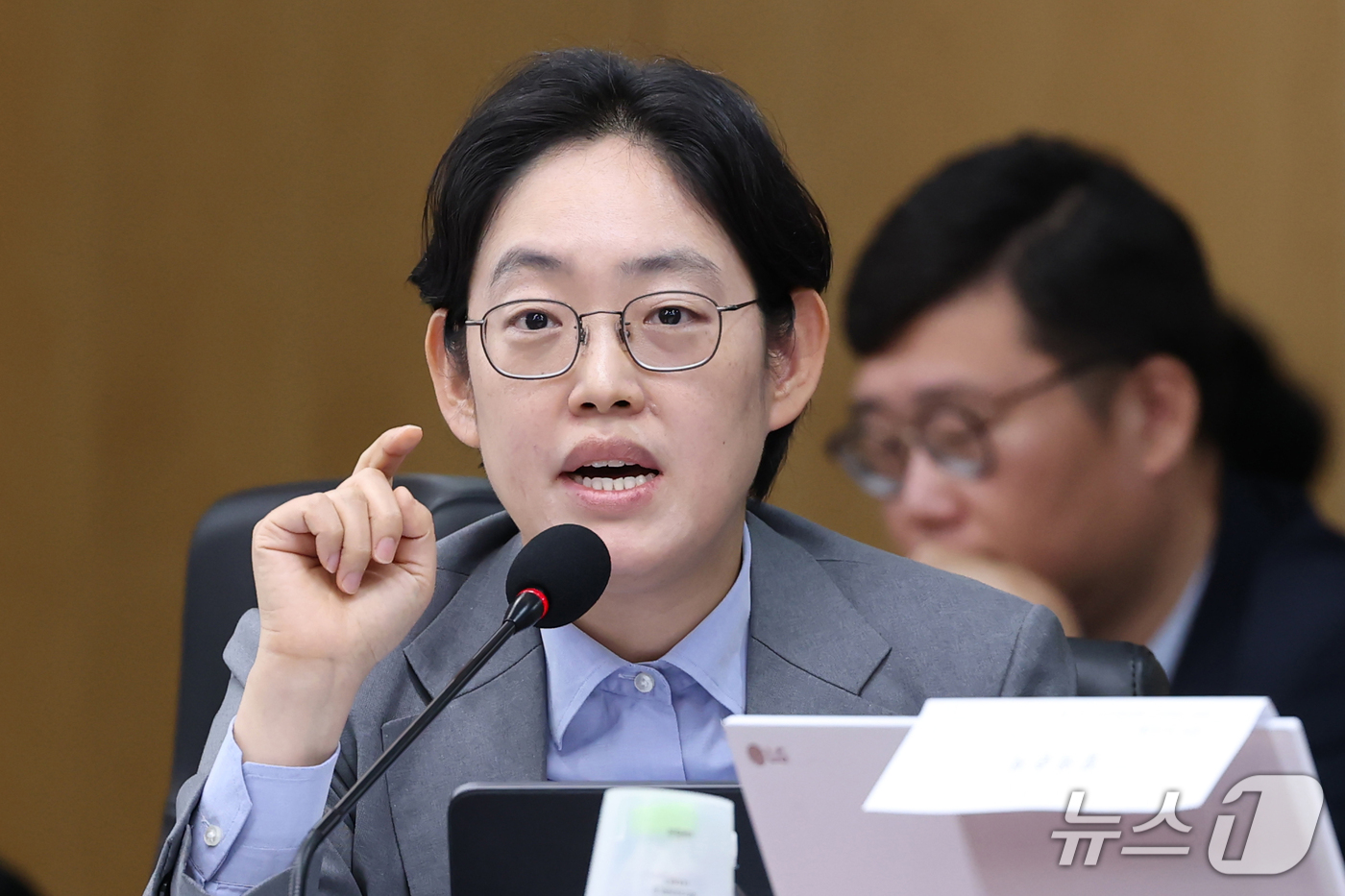 (대구=뉴스1) 공정식 기자 = 조지연 국민의힘 의원이 19일 대구 동구 한국가스공사 본사에서 열린 2026년도 국회 산자중기위원회의 한국가스공사, 한국석유공사, 강원랜드, 대한석 …