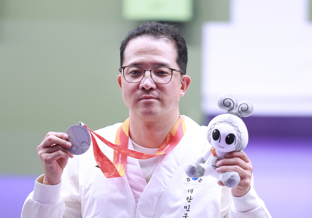 박진호 銀·이장호 銅, 사격서 아시안패러게임 한국 첫 메달 수확