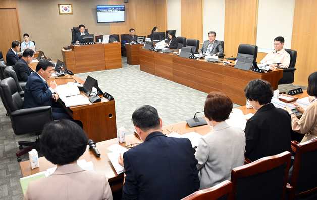 울주군의회 "관행적 이월·불용 최소화"…2025회계연도 결산 심사 마무리
