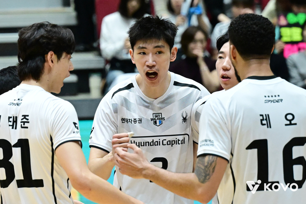 '장추안 18점' 현대캐피탈, OK저축은행 3-2로 꺾고 코보컵 첫판 승리