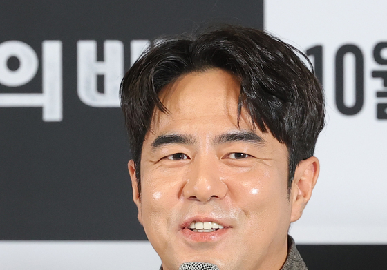 인사말 하는 전석호