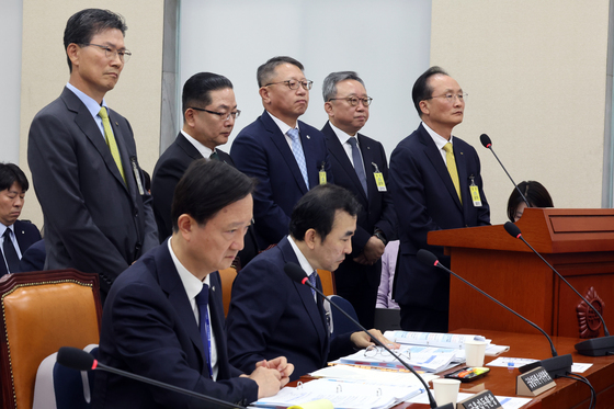 "10년 된 프로그램에 보안 취약점 방치"…예가람저축은행 해킹, 국감 도마