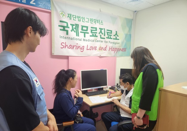 그린닥터스·온병원, 외국인 근로자 60명에게 '독감 백신' 무료 접종