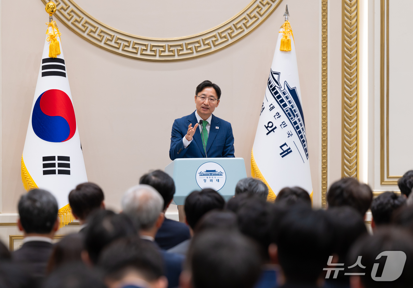 (서울=뉴스1) 이재명 기자 = 임광현 신임 비서실장이 19일 청와대에서 열린 직원과의 대화에서 발언을 하고 있다. (청와대 제공. 재판매 및 DB 금지) 2026.10.19/뉴스 …