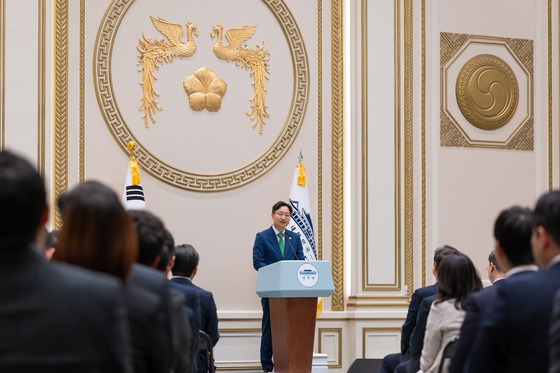 직원과의 대화 발언하는 임광현 비서실장