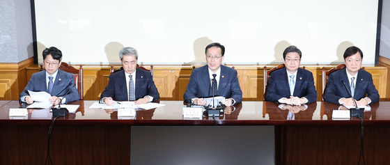 모두발언하는 이형일 부총리