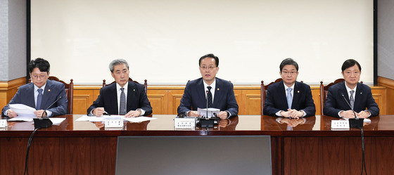 이형일 "국고채 5조 축소·주택시장 면밀 점검"…'F4+α 회의' 첫 가동