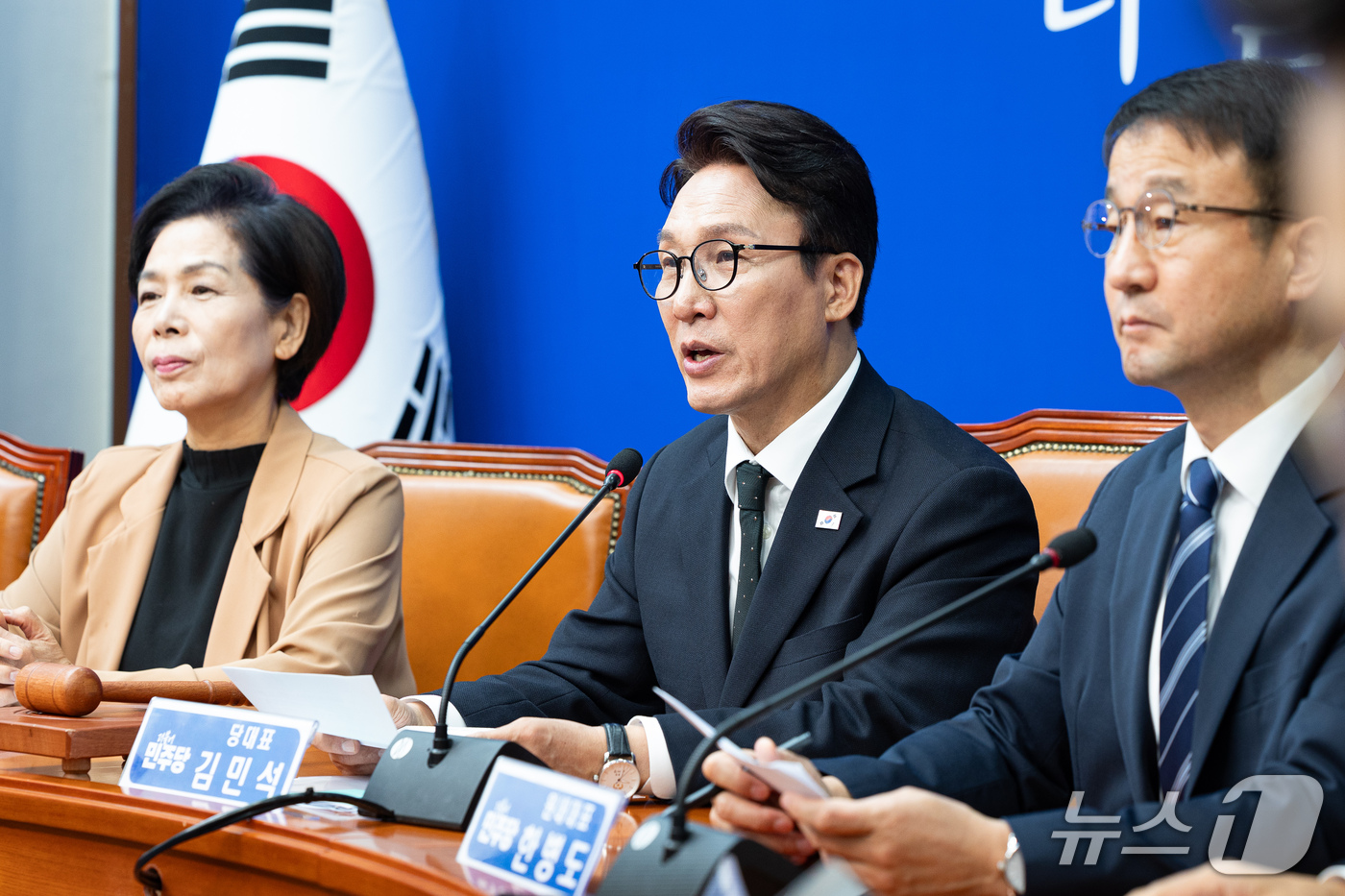 (서울=뉴스1) 유승관 기자 = 김민석 더불어민주당 대표가 2일 서울 여의도 국회에서 열린 최고위원회의에서 발언하고 있다. 2026.10.2/뉴스1