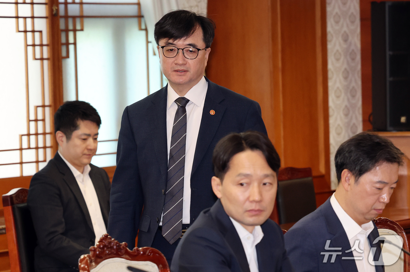 (서울=뉴스1) 이종덕 기자 = 임기근 국무조정실장이 2일 서울 종로구 정부서울청사에서 불법사금융 근절 범정부 TF 회의에 참석하고 있다.  2026.10.2/뉴스1