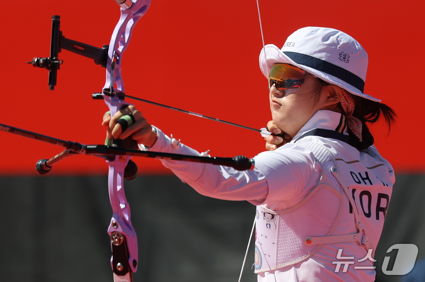 (오카자키=뉴스1) 김민지 기자 = 대한민국 오예진이 2일 일본 오카자키 중앙종합공원 다목적광장에서 열린 2026 아이치·나고야 아시안게임 양궁 리커브 여자 단체전 결승 대한민국과 …