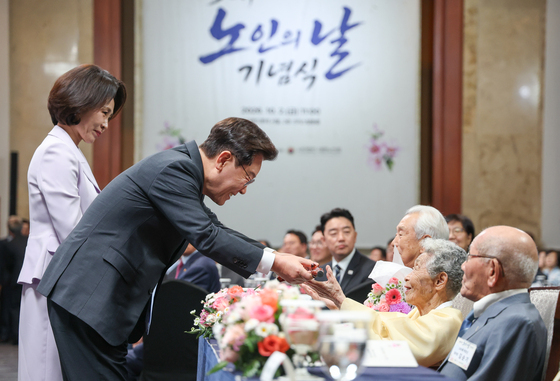 영양·봉화 100세 이상 노인 전국 2·3위…비결은 '소식·규칙적 생활'