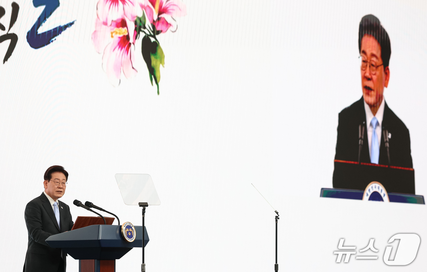 (서울=뉴스1) 이재명 기자 = 이재명 대통령이 2일 서울 한 호텔에서 열린 제30회 노인의 날 기념식에서 축사를 하고 있다. (청와대통신사진기자단) 2026.10.2/뉴스1