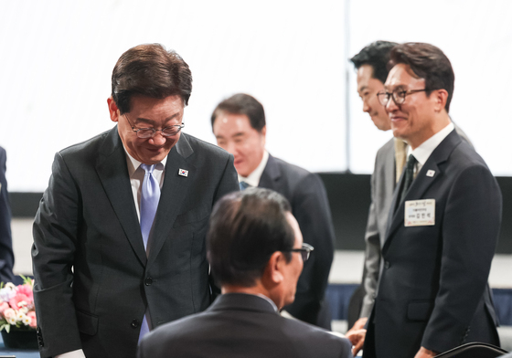 노인의 날 기념식 마친 이재명 대통령