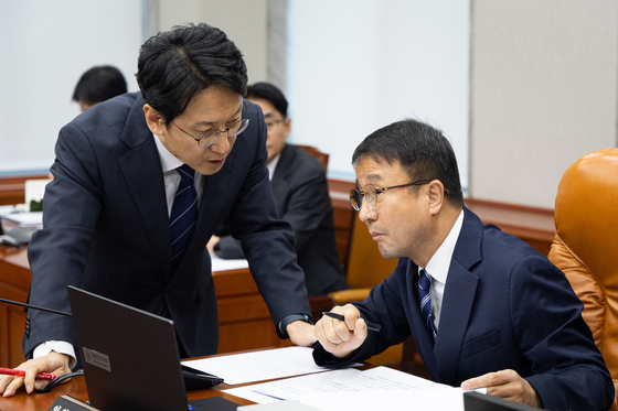 與, 국힘 '김태규·이진숙·주진우' 향해 "초선 패륜 3남매" 맹폭