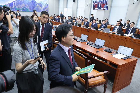 김태규 제명 촉구 결의안 반발하는 국민의힘