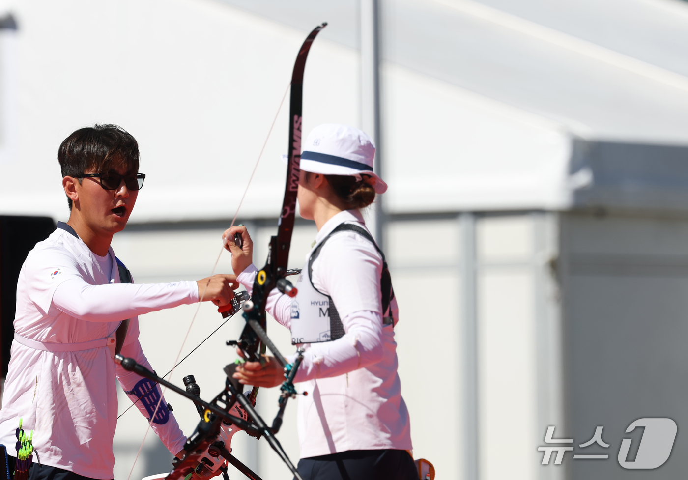 (오카자키=뉴스1) 김민지 기자 = 대한민국 강채영과 김제덕이 2일 일본 오카자키 중앙종합공원 다목적광장에서 열린 2026 아이치·나고야 아시안게임 양궁 리커브 혼성 단체전 동메달 …