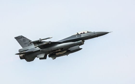 美 F-16V 전투기 2대, 수개월 지연 끝 대만 도착…66대 도입 본격화