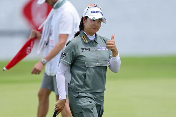 김아림, LPGA 롯데 챔피언십 첫날 선두…보기 없이 버디 7개