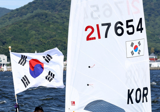 '전설' 하지민, 8년 만에 정상 탈환