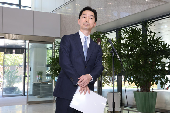질문 듣는 김지용 중수청장 후보자