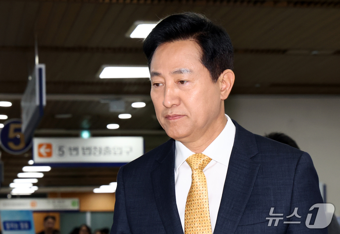 (서울=뉴스1) 최지환 기자 = 명태균 여론조사비 대납 의혹을 받는 오세훈 서울시장이 2일 오후 서울 서초구 고등법원에서 열린 정치자금법 위반 혐의 항소심 결심 공판에 출석하고 있 …