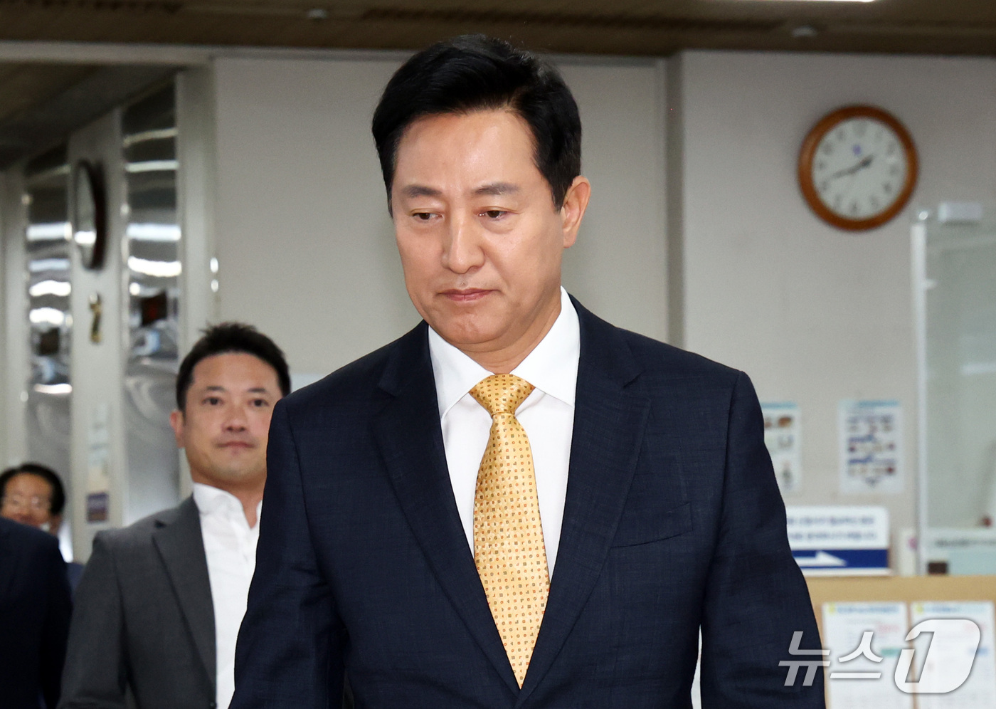 (서울=뉴스1) 최지환 기자 = 명태균 여론조사비 대납 의혹을 받는 오세훈 서울시장이 2일 오후 서울 서초구 고등법원에서 열린 정치자금법 위반 혐의 항소심 결심 공판에 출석하고 있 …