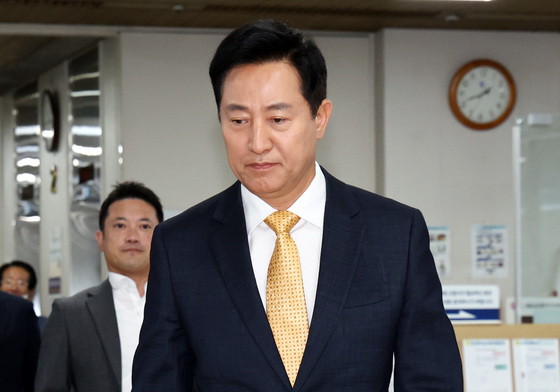 오세훈 "시장직 잃는 것 두렵지 않아…여론조사 의뢰 단연코 없어"