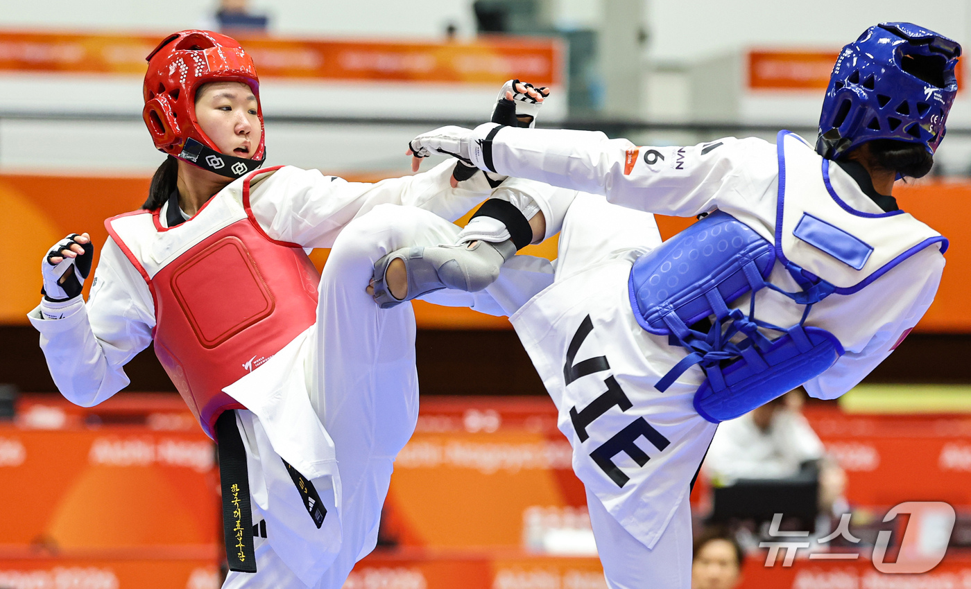 (도요하시=뉴스1) 김도우 기자 = 대한민국 이유민이 2일 일본 도요하시 체육관에서 열린 2026 아이치·나고야 아시안게임 태권도 겨루기 여자 -49kg급 16강에서 베트남 응우옌 …