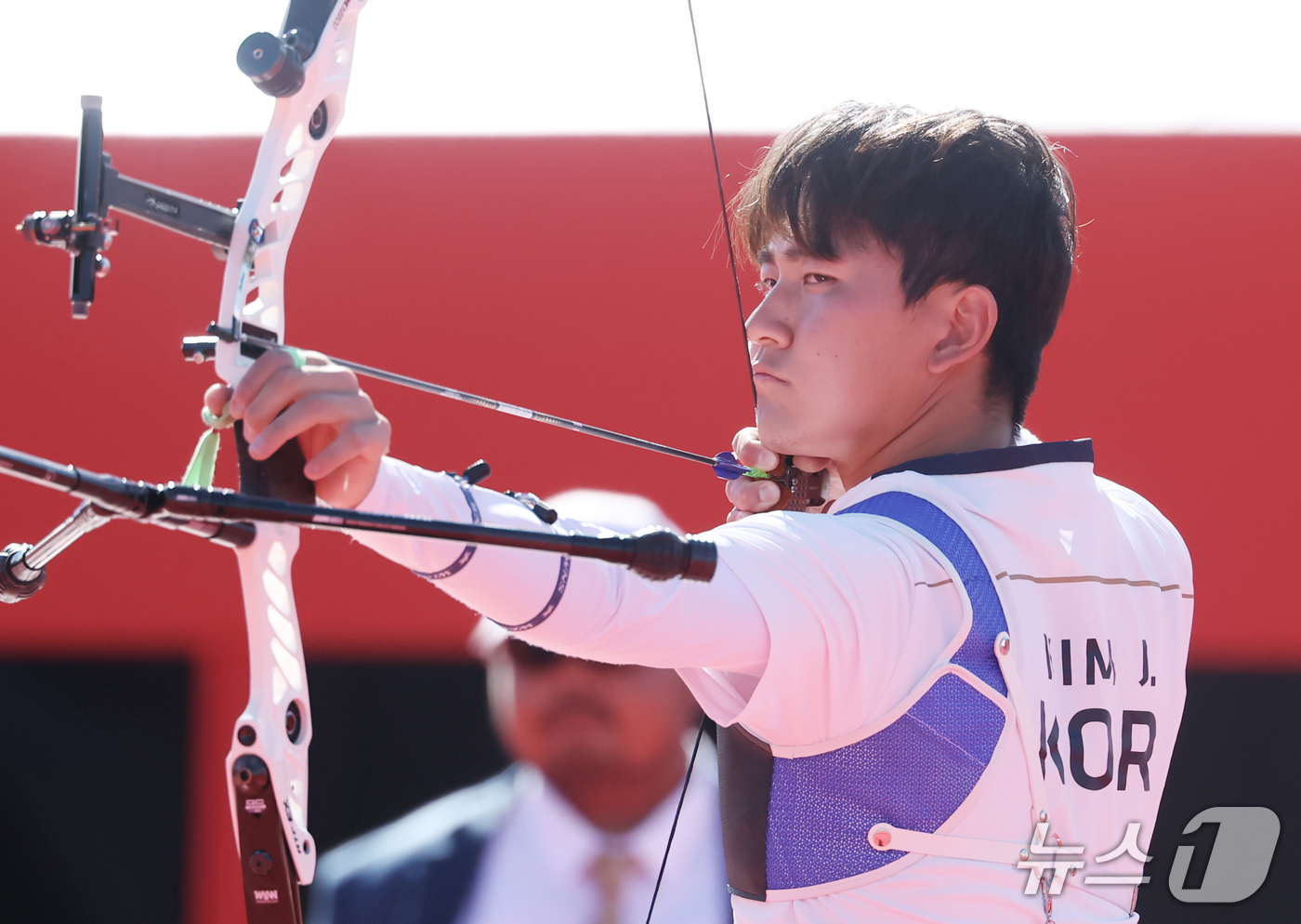 (오카자키=뉴스1) 김민지 기자 = 대한민국 김제덕이 2일 일본 오카자키 중앙종합공원 다목적광장에서 열린 2026 아이치·나고야 아시안게임 양궁 리커브 남자 단체전 준결승 대한민국 …