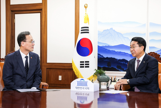 조정식 국회의장, 이형일 부총리 겸 재정경제부 장관 접견