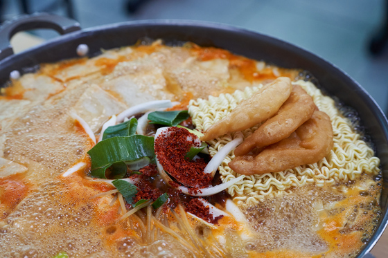 "아는 맛이 무섭다"…가을 바람 불 때 가야할 서울 떡볶이 노포 4곳