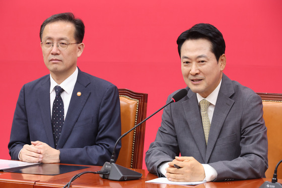 장동혁, 육영수 여사 생가 찾는다…'암살자(들)' 왜곡 논란 겨냥