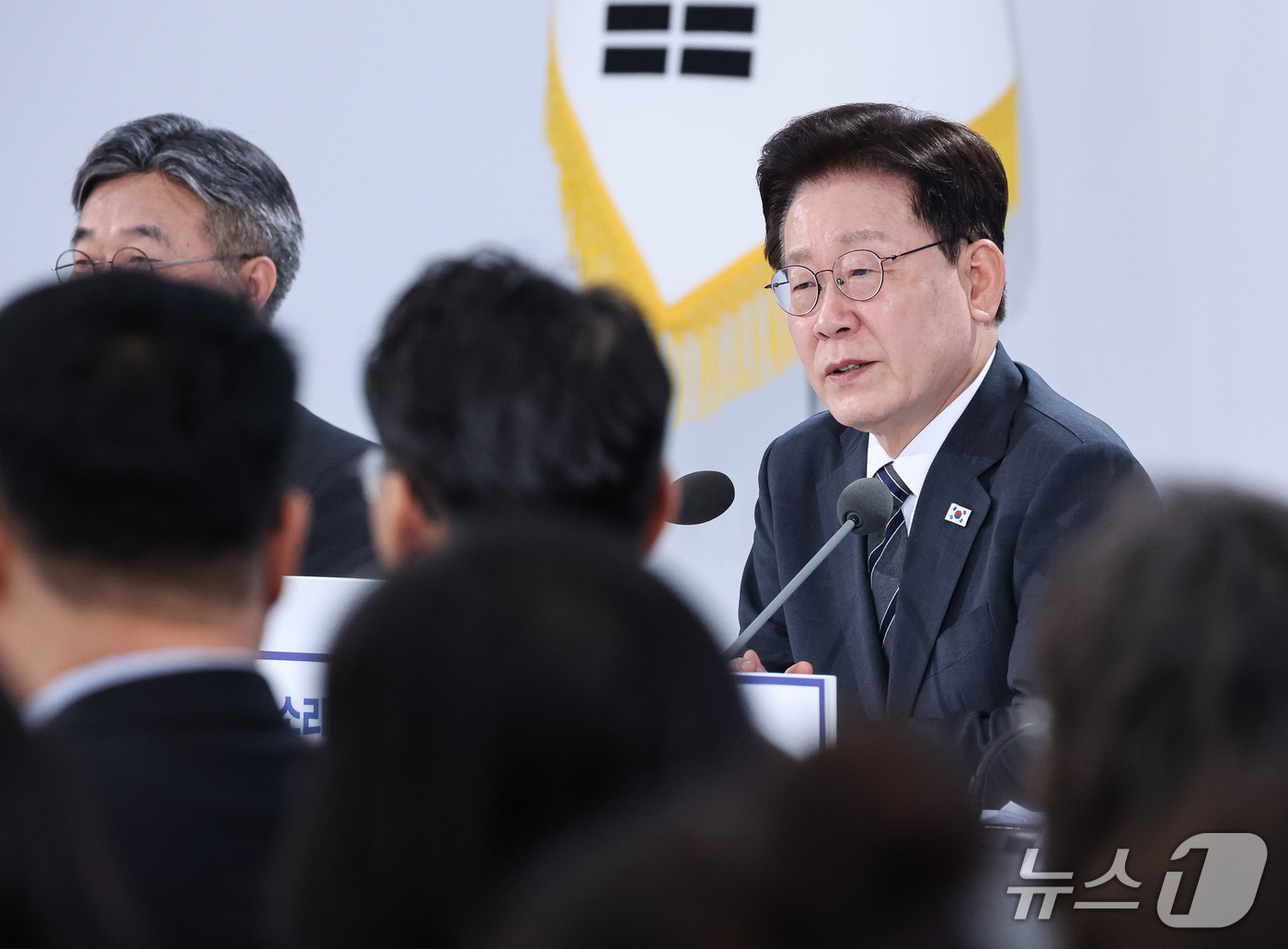 (세종=뉴스1) 이재명 기자 = 이재명 대통령이 2일 세종에서 열린 민원 혁신 사례보고회에서 발언을 하고 있다. (청와대통신사진기자단) 2026.10.2/뉴스1