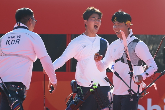 파이팅 외치는 김우진·김제덕·이우석