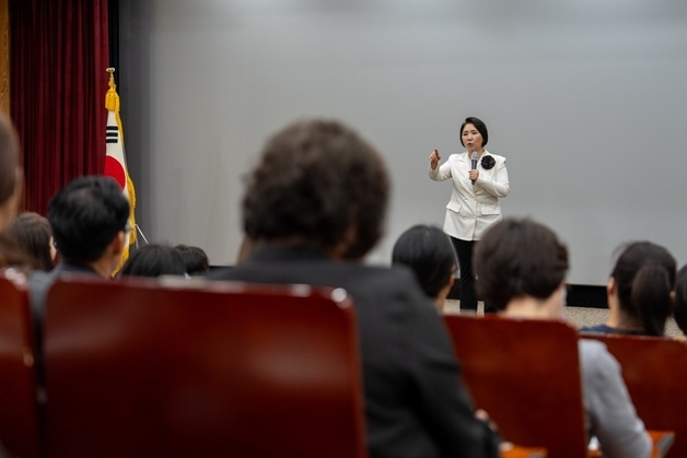 증평군, 이호선 교수 초청 '부모의 관점을 바꾸다' 명사특강