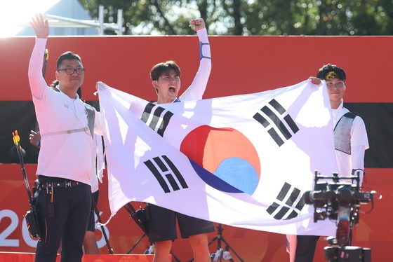 [뉴스1 PICK] '금빛 활시위' 한국 양궁 남자 리커브, 아시안게임 2연패