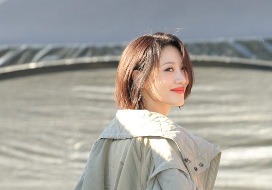 수현, 눈부신 아름다움