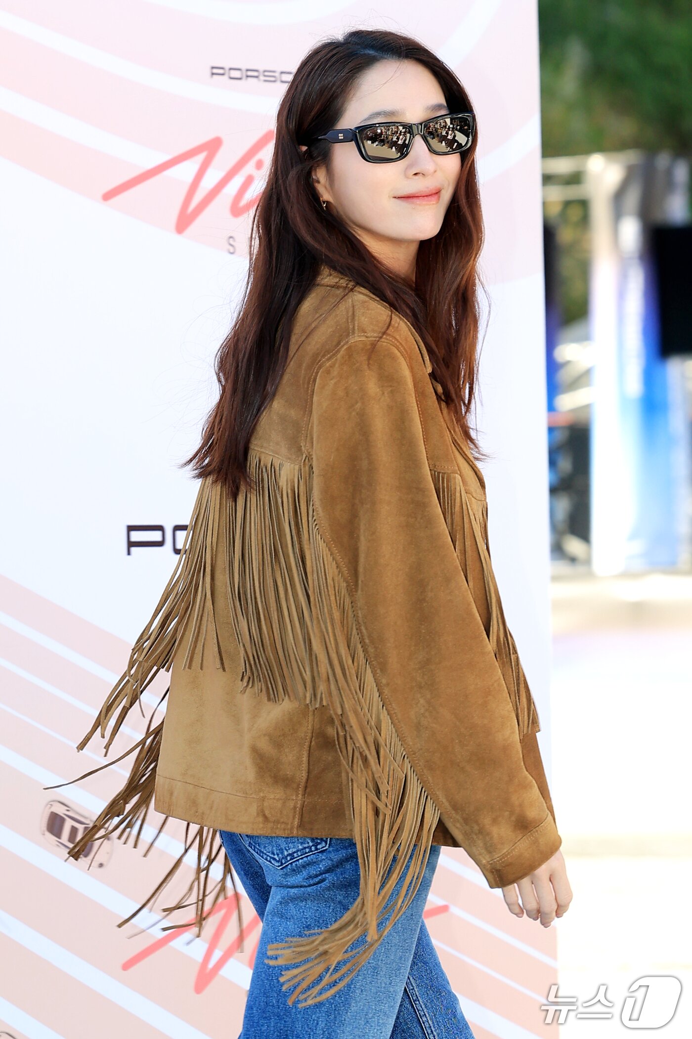 이민정, 향기로운 미소