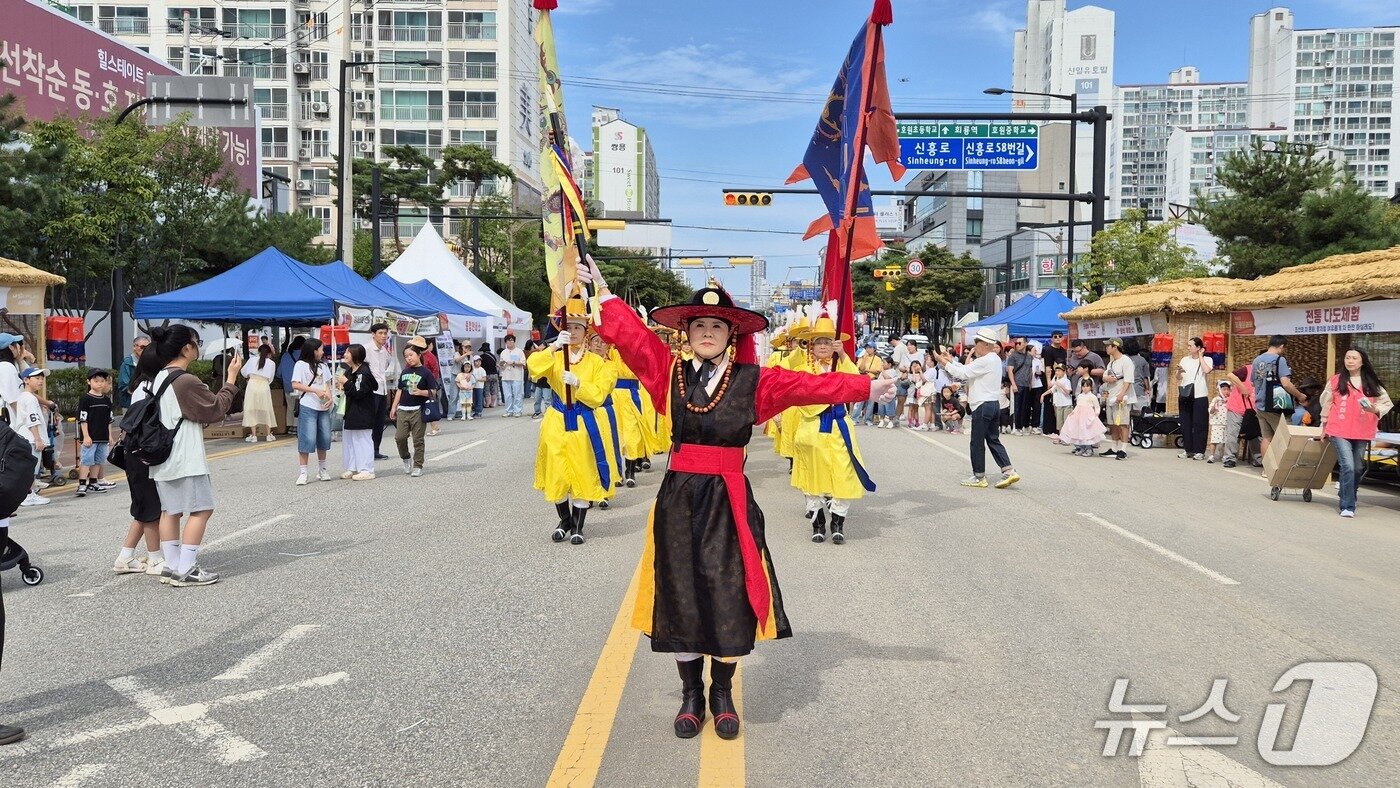 본문 이미지 - 의정부 회룡문화제 현장.(경기관광공사 제공. 재판매 및 DB 금지) 2026.10.03/뉴스1