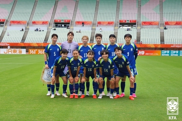 여자 축구, 11년 만에 중국 꺾고 동메달…8년 만에 메달 획득[AG]