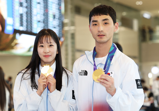 윤규성·정하은, 태권도 품새 남녀 동반 金 쾌거