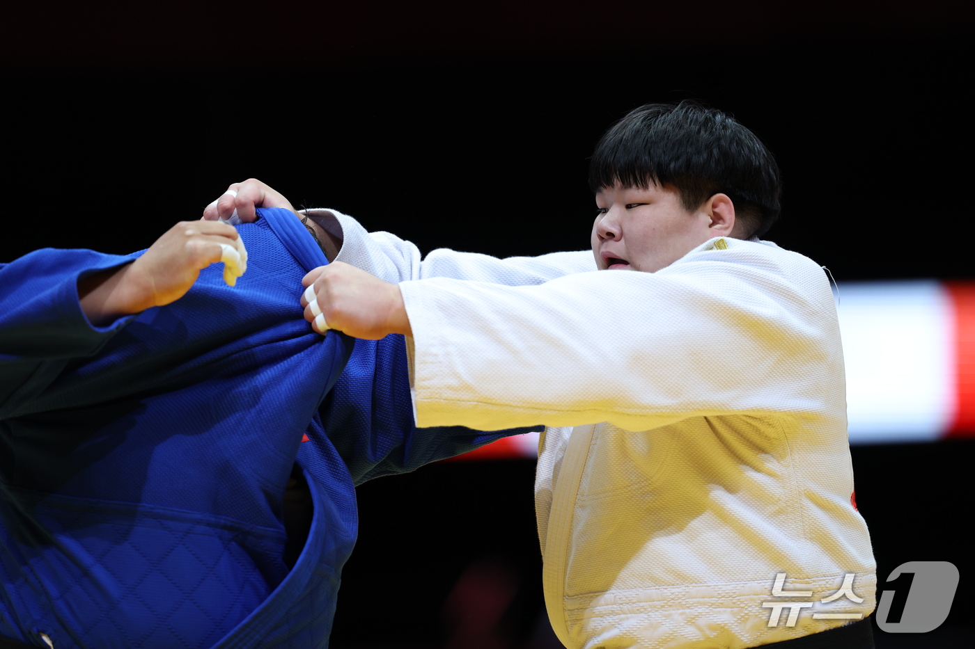 (나고야=뉴스1) 안은나 기자 = 대한민국 이현지가 2일 일본 아이치 인터내셔널 아레나에서 열린 2026 아이치·나고야 아시안게임 유도 여자 78kg 초과급 결승전에서 중국 뉴신란 …