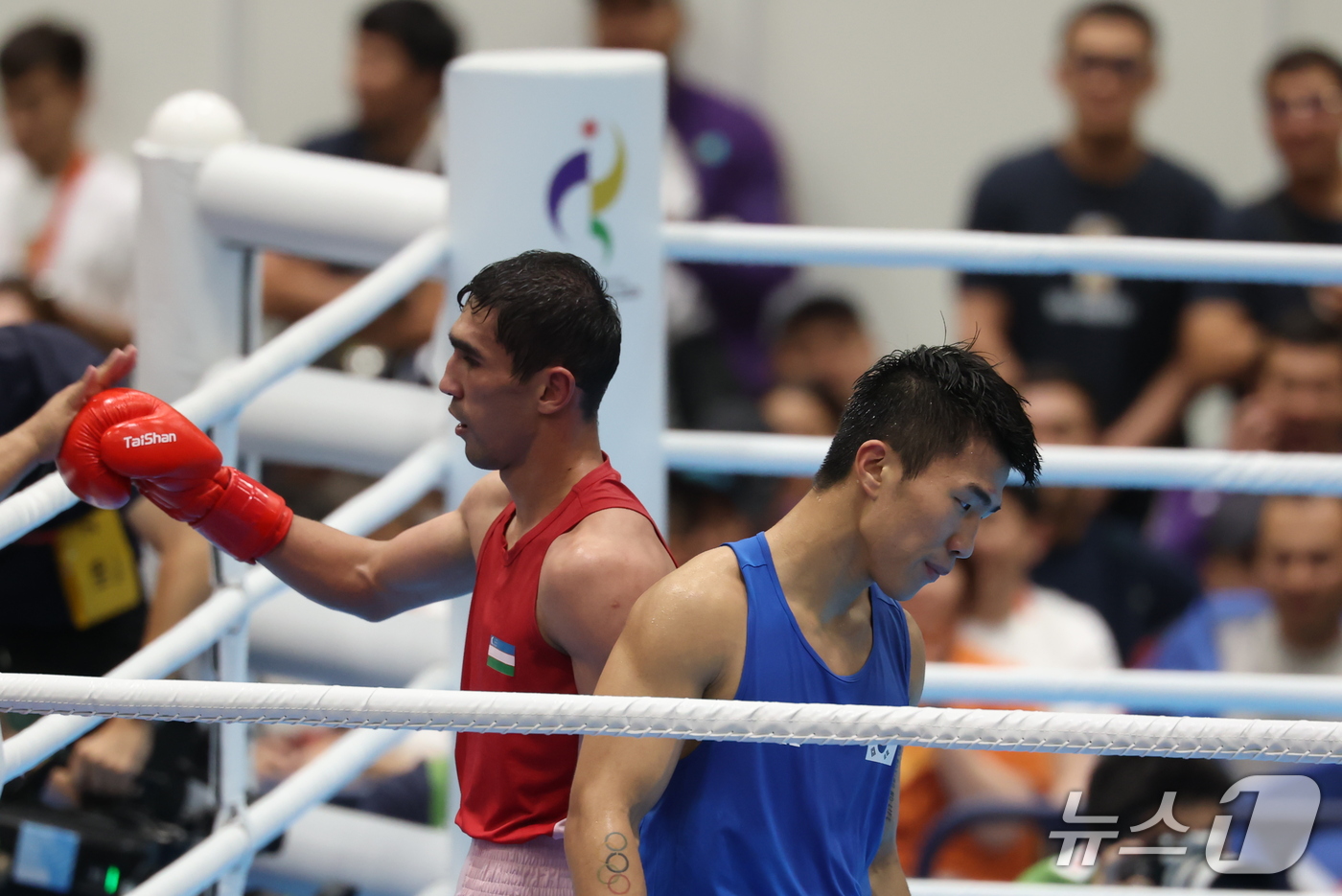 (니시오=뉴스1 김민지 기자 = 대한민국 장동환이 2일 일본 아이치현 니시오의 니시오 체육관에서 열린 2026 아이치·나고야 아시안게임 복싱 남자 60kg 우즈베키스탄 압두말릭 할 …