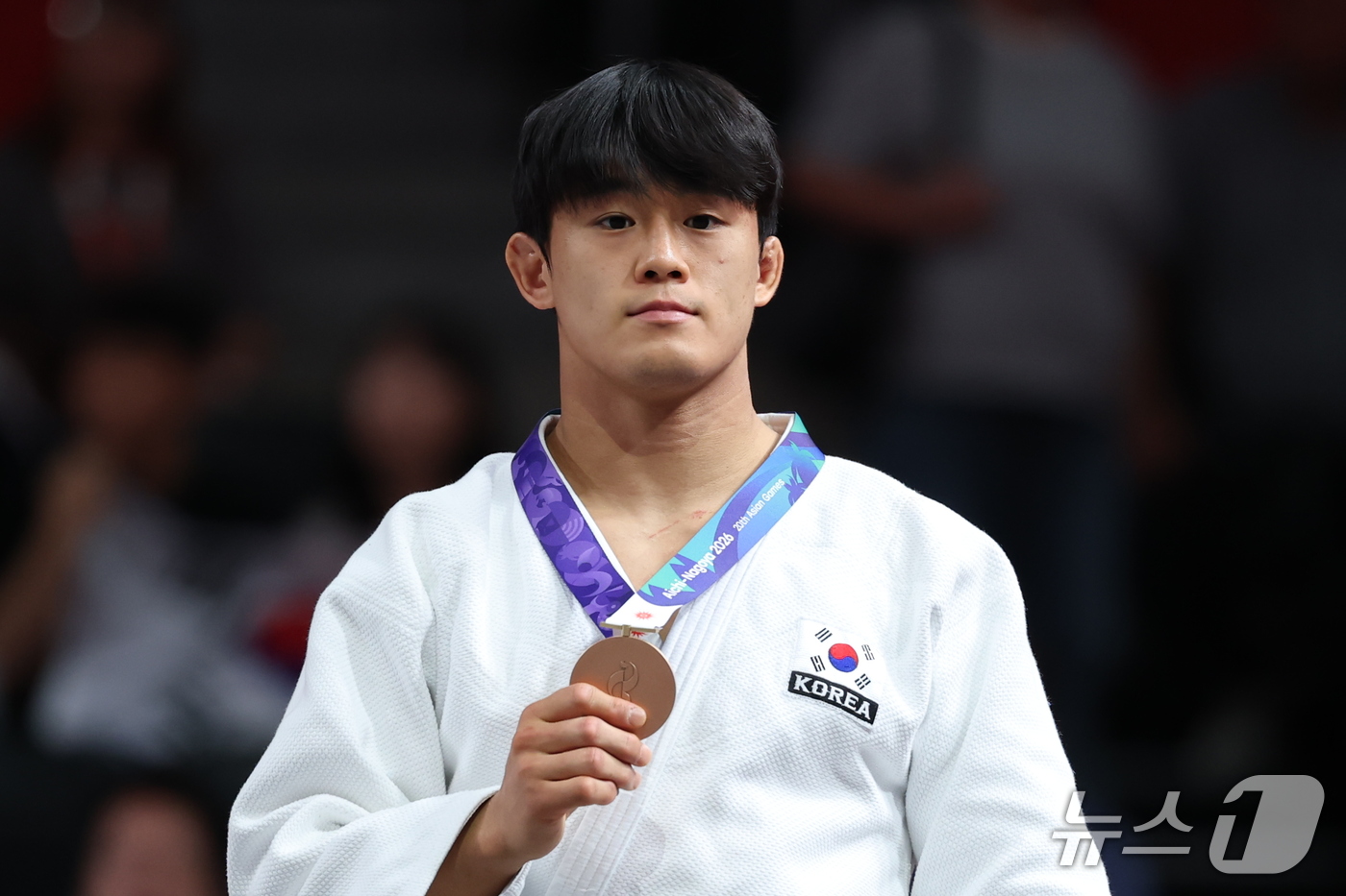 (나고야=뉴스1) 안은나 기자 = 대한민국 김종훈이 2일 일본 아이치 인터내셔널 아레나에서 열린 2026 아이치·나고야 아시안게임 유도 남자 -90kg급 시상식에서 동메달을 목에 …