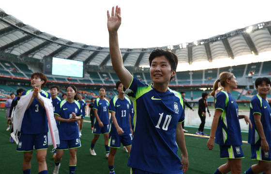 여자축구, 11년 만에 중국 꺾고 동메달…북한 꺾은 일본 金(종합)[AG]