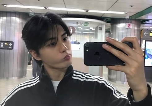 "물만 팔아도 2시간 오픈런"…붕어빵 파는 '붕은우' 하루 만에 영업 재개