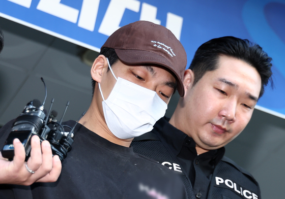 경찰, '장모 살인·아내 납치' 김성우 구속 송치