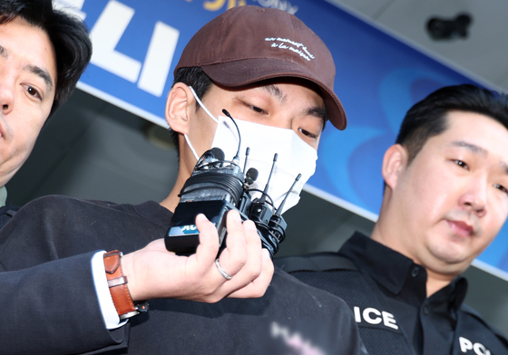 '장모 살해·아내 납치' 26세 김성우 구속 송치…흥신소 의뢰 조사중(종합)