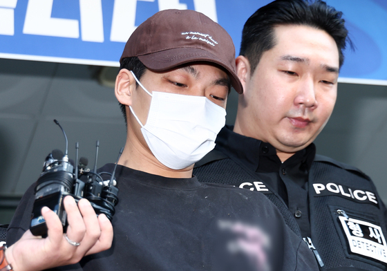 '송파 장모 살해·아내 납치' 김성우 구속 송치…보복살인·감금 혐의
